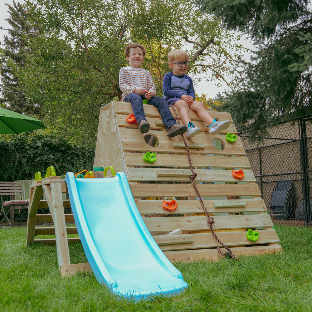 Climbing wall with 6 obstacles for kids 3-8